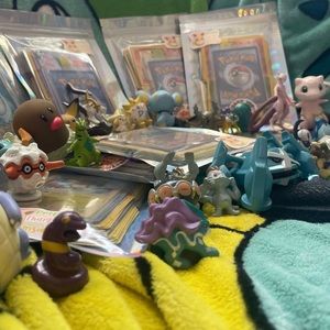 Lot of 5 Mystery Packs!